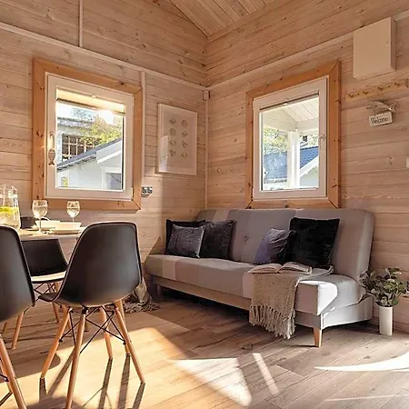 Camp Nord Resort- Komfortowe Centrum * 梅尔诺