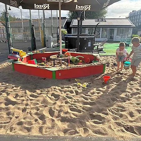 Camp Nord Resort- Komfortowe Centrum 梅尔诺